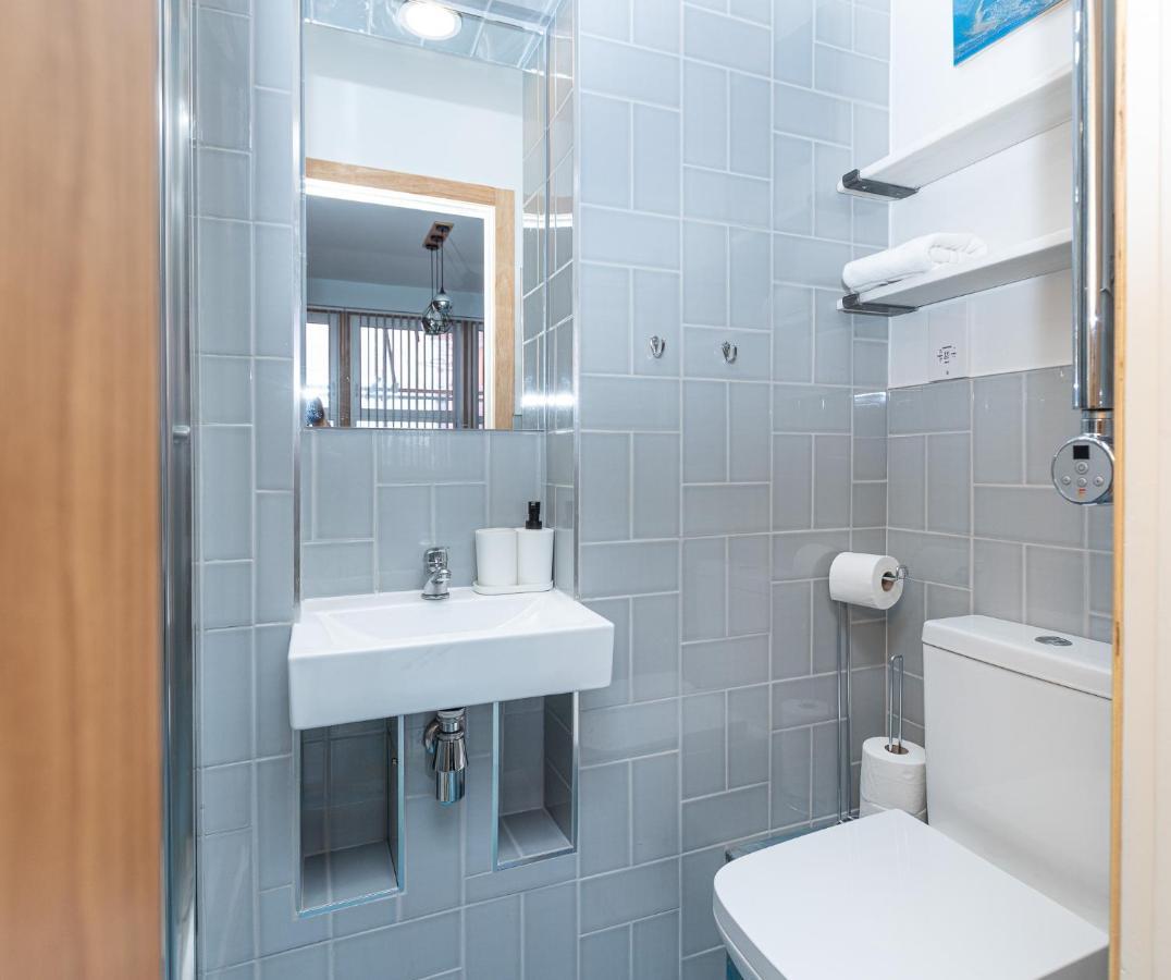 New Stylish Studio Flat Near Woolwich Tube 런던 외부 사진