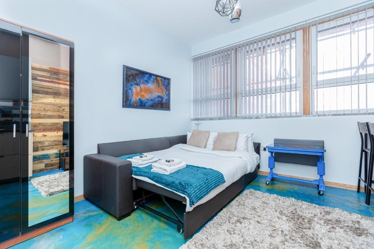 New Stylish Studio Flat Near Woolwich Tube 런던 외부 사진